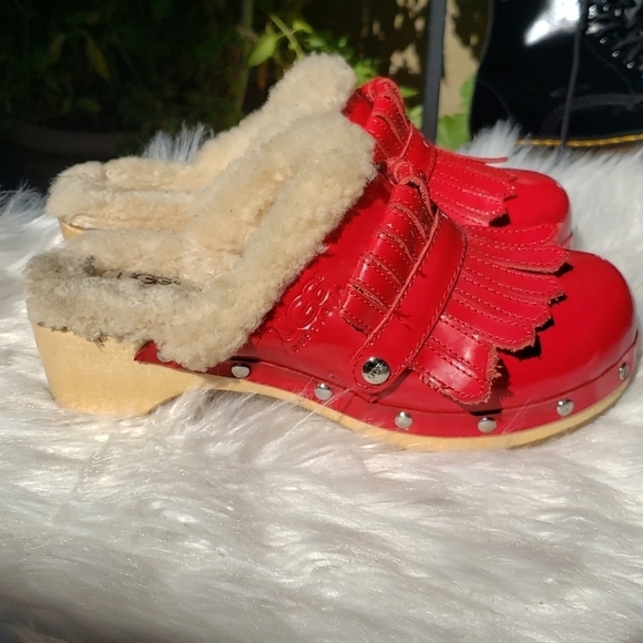 Ugg Kiltie Red Patent Leather Clogs Mules 4 - Picture 2 of 16